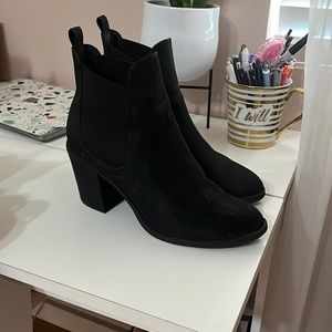 H & M heeled black booties